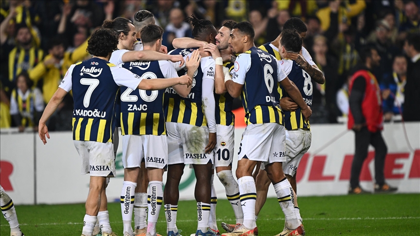 Fenerbahçe Sahasında Galip