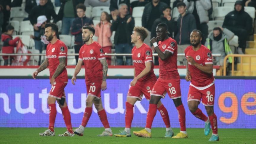 Antalyaspor Evinde Mutlu