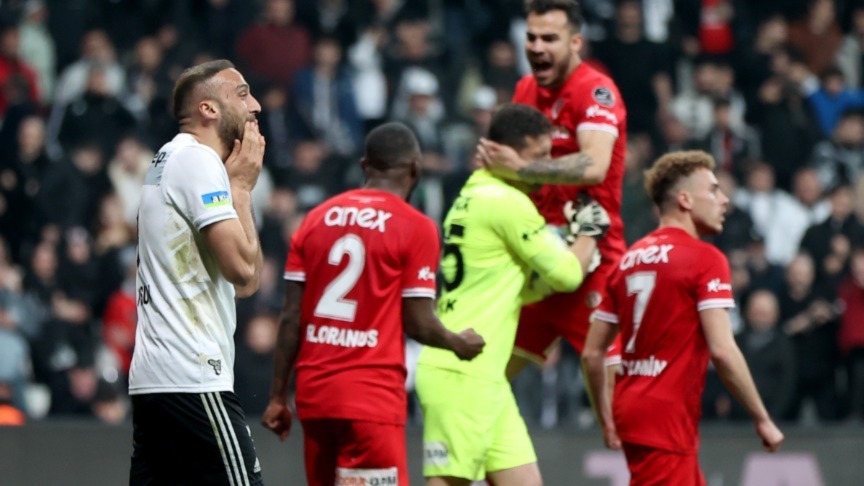 Beşiktaş ve Antalyaspor Golsüz Berabere Kaldı