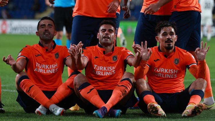 Başakşehir Gruptan Çıkmayı Başardı