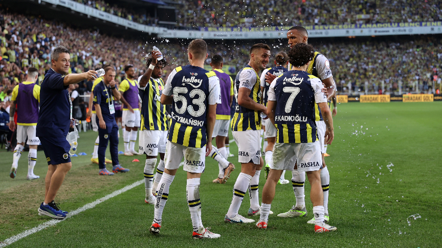 Fenerbahçe Heyecanlı Maçta Antalyaspor’u 3-2 Mağlup Etti