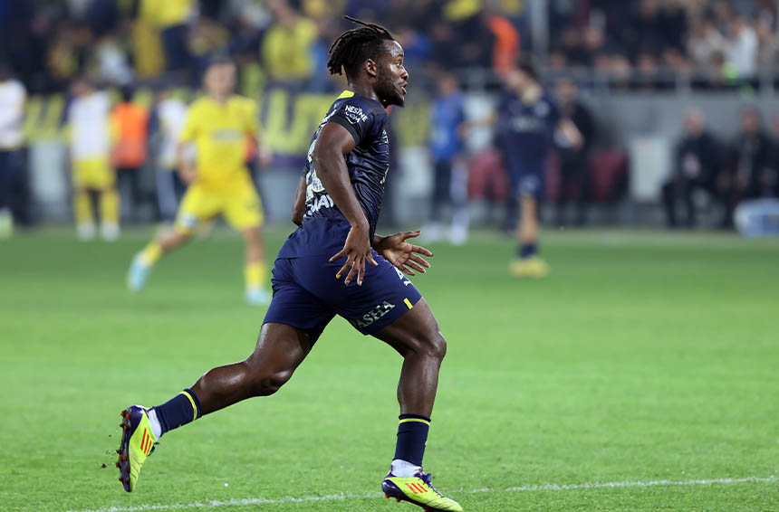 Michy Batshuayi: “Jesus ile Conte Çok Benziyorlar”