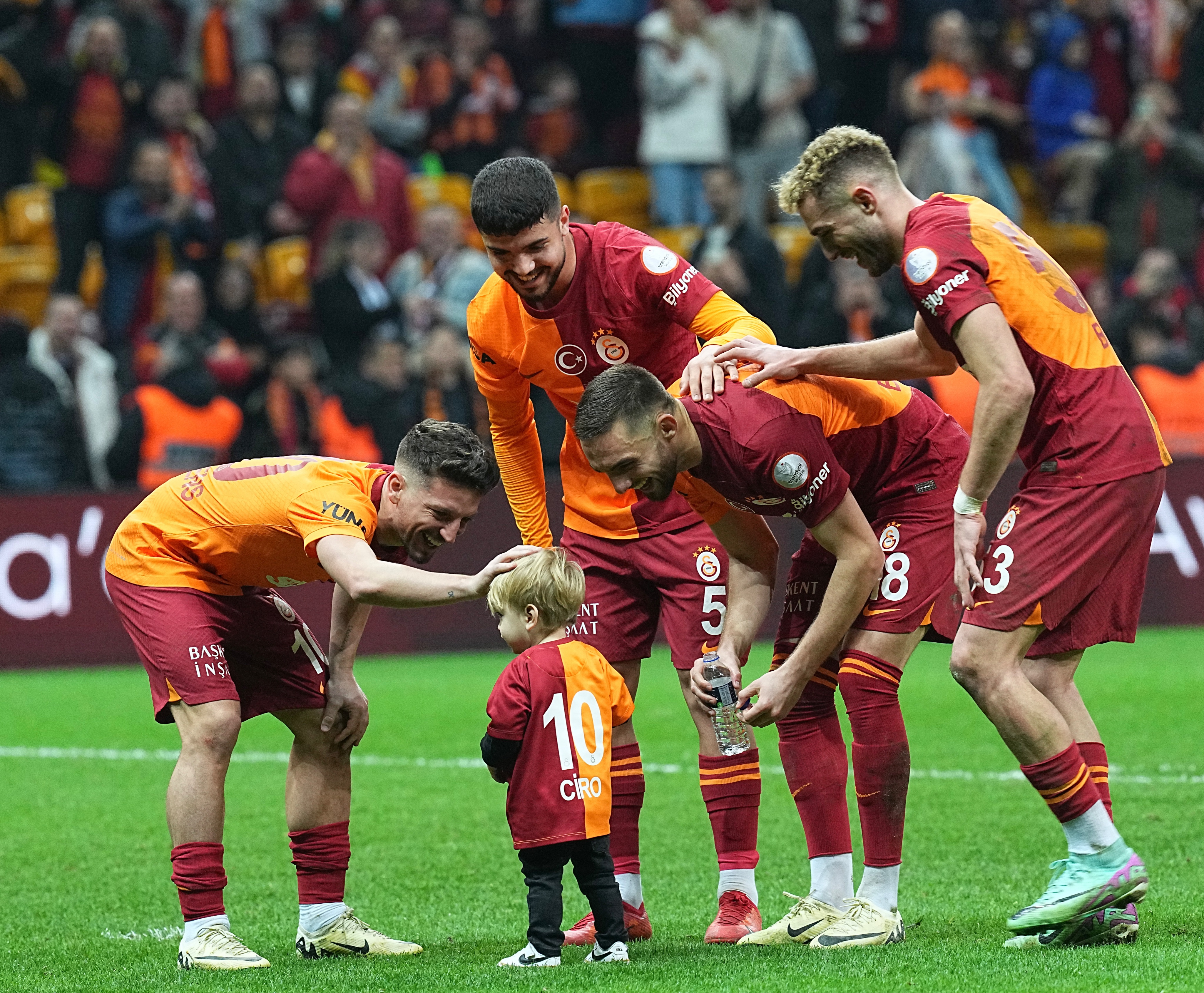 Galatasaray Evinde Kazanmaya Devam Ediyor